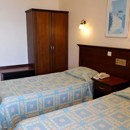 Golmar Hotel 3*